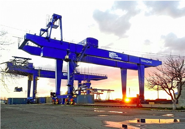 Grue de conteneur rmg photo