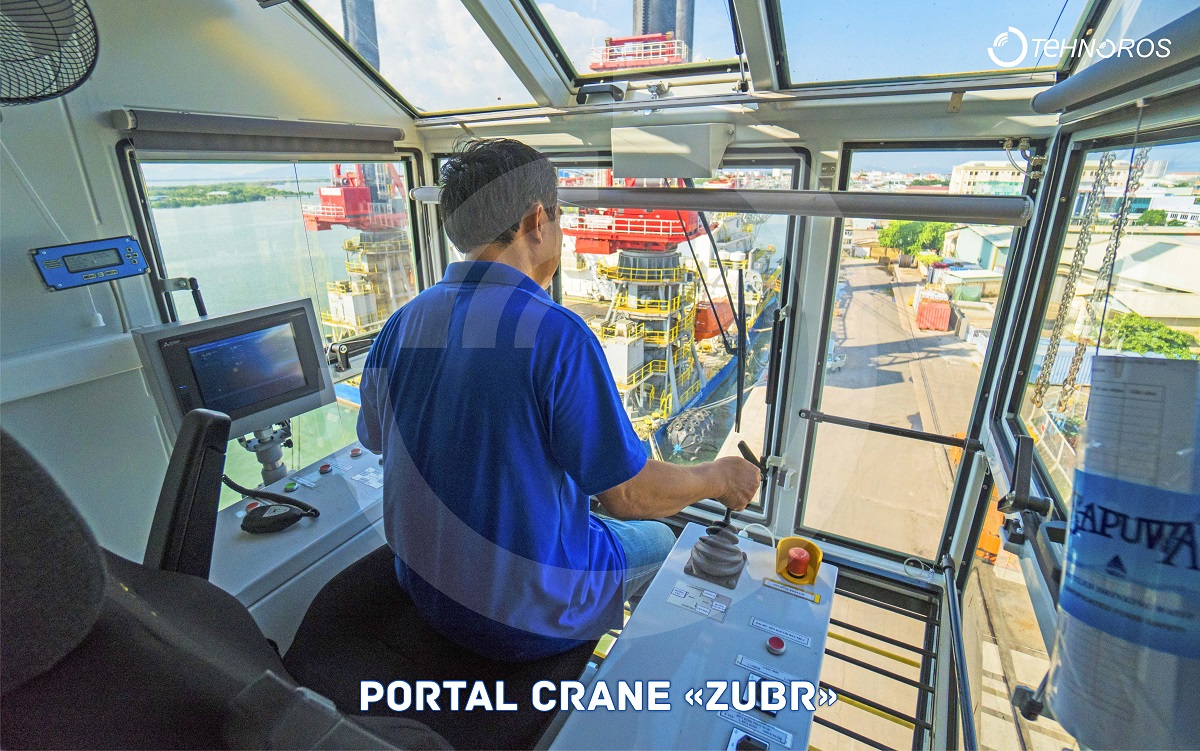 Photo de grues à portique