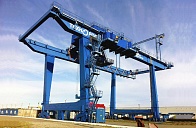 Container crane rmg photo